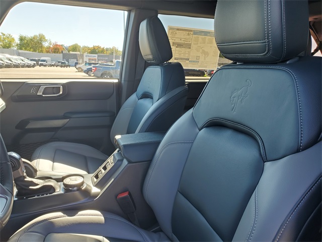 2024 Ford Bronco Outer Banks photo 13