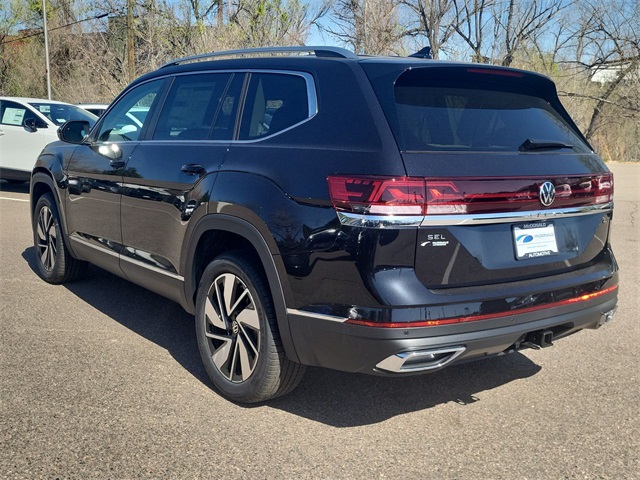 2025 Volkswagen Atlas SE photo 2