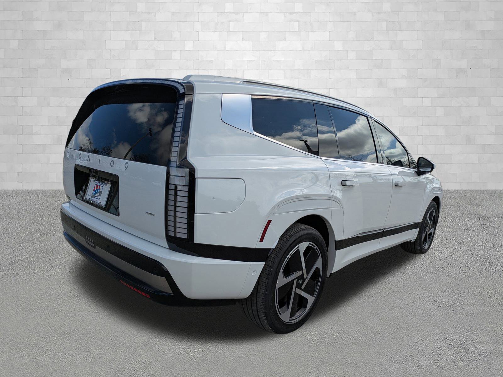 2026 Hyundai Ioniq photo 2