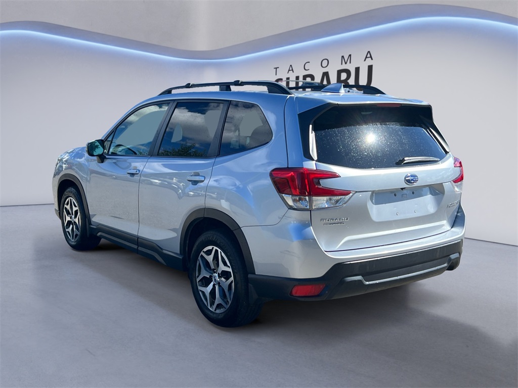 2020 Subaru Forester Premium photo 2
