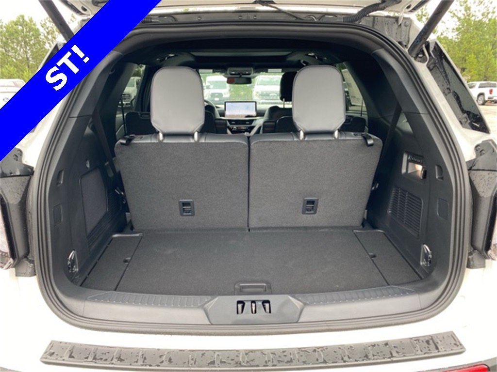 2025 Ford Explorer ST photo 16