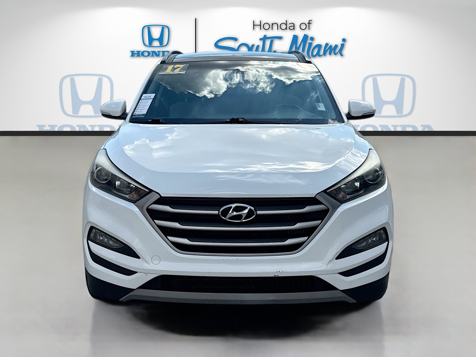 2017 Hyundai Tucson Value photo 2