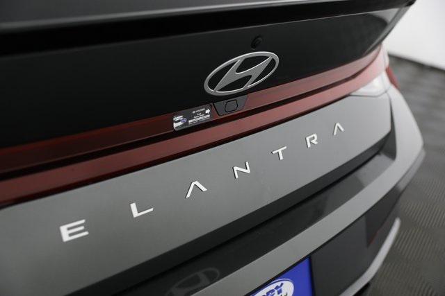 2025 Hyundai Elantra SEL Sport photo 28