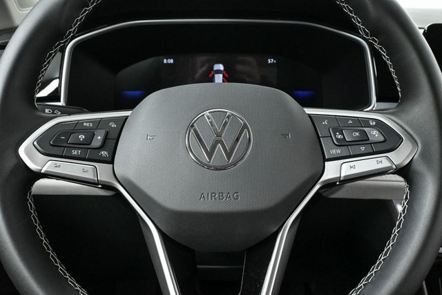 2025 Volkswagen Taos SE photo 9