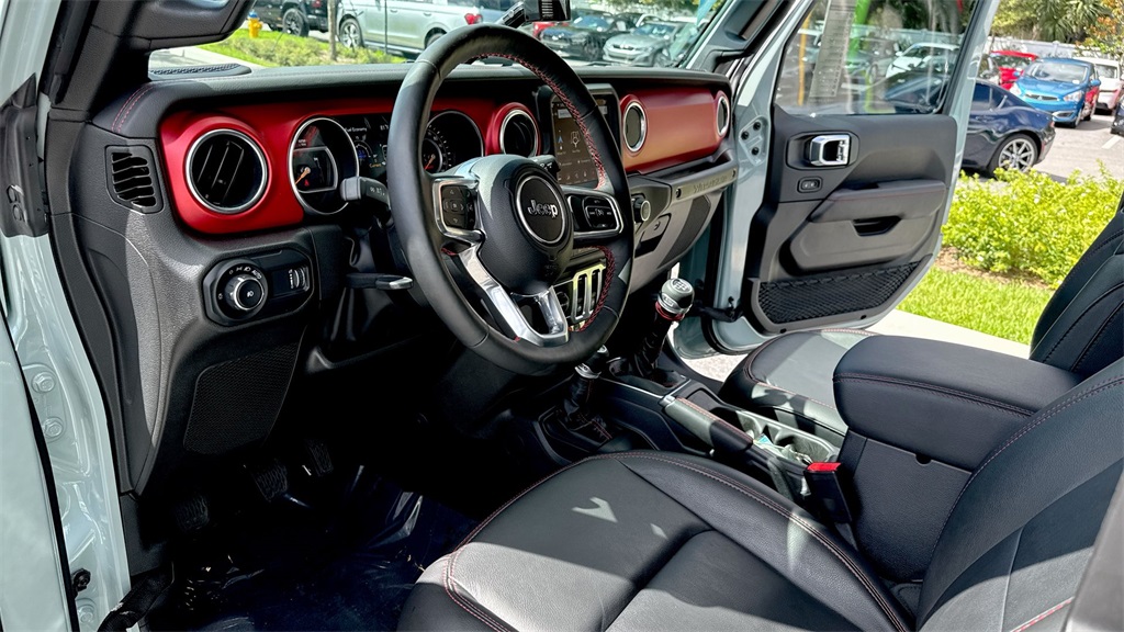 2023 Jeep Wrangler Two-Door Rubicon photo 32
