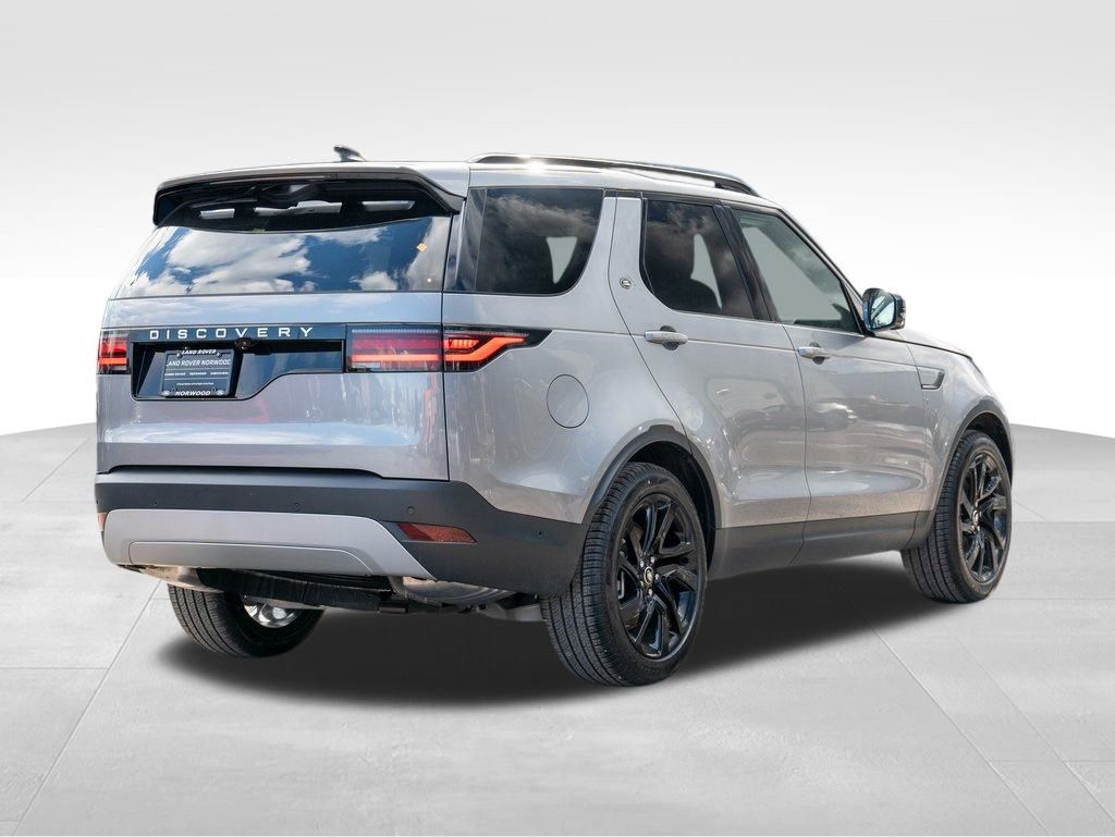 2025 Land Rover Discovery S photo 4