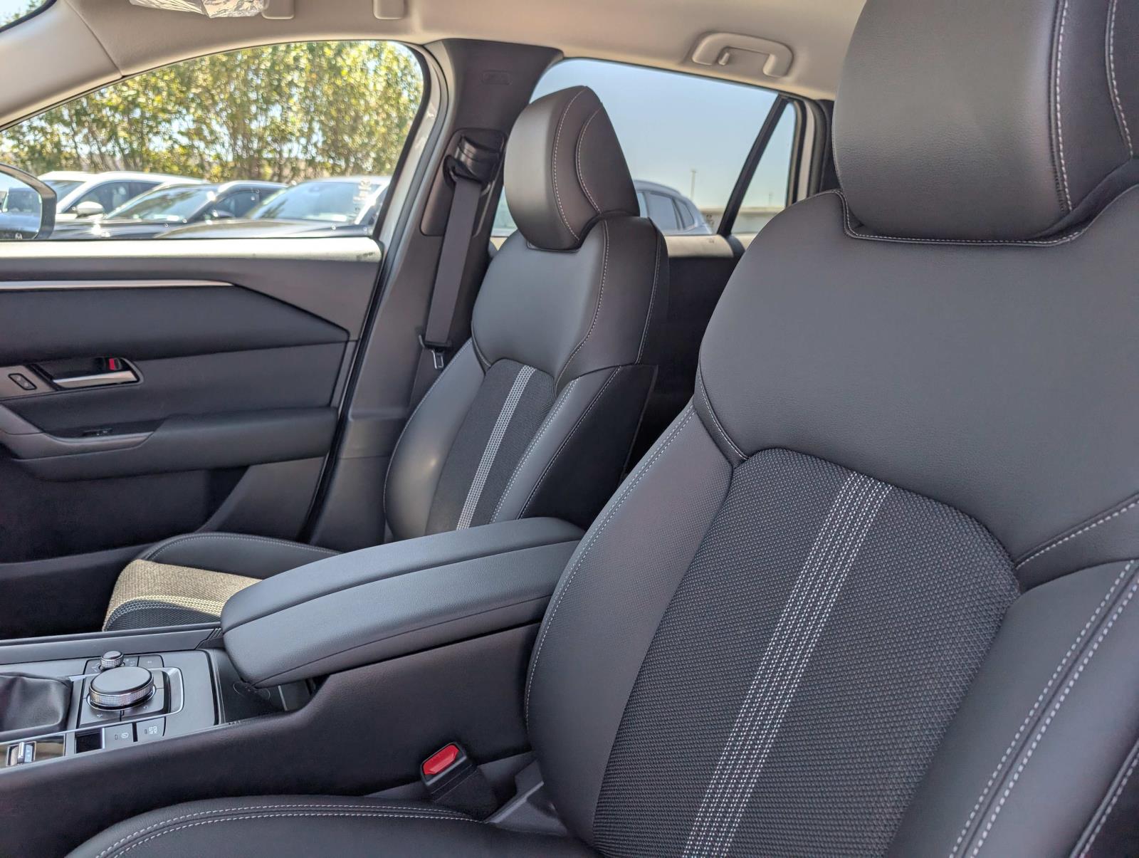 2025 Mazda CX-50 2.5 S Preferred photo 9