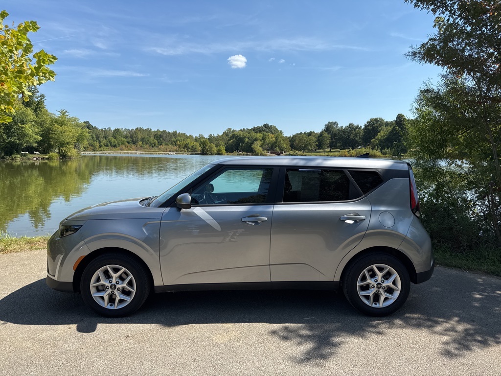 2024 Kia Soul LX photo 6