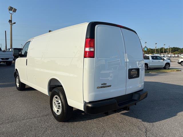 2025 Chevrolet Express Cargo 2500 photo 5