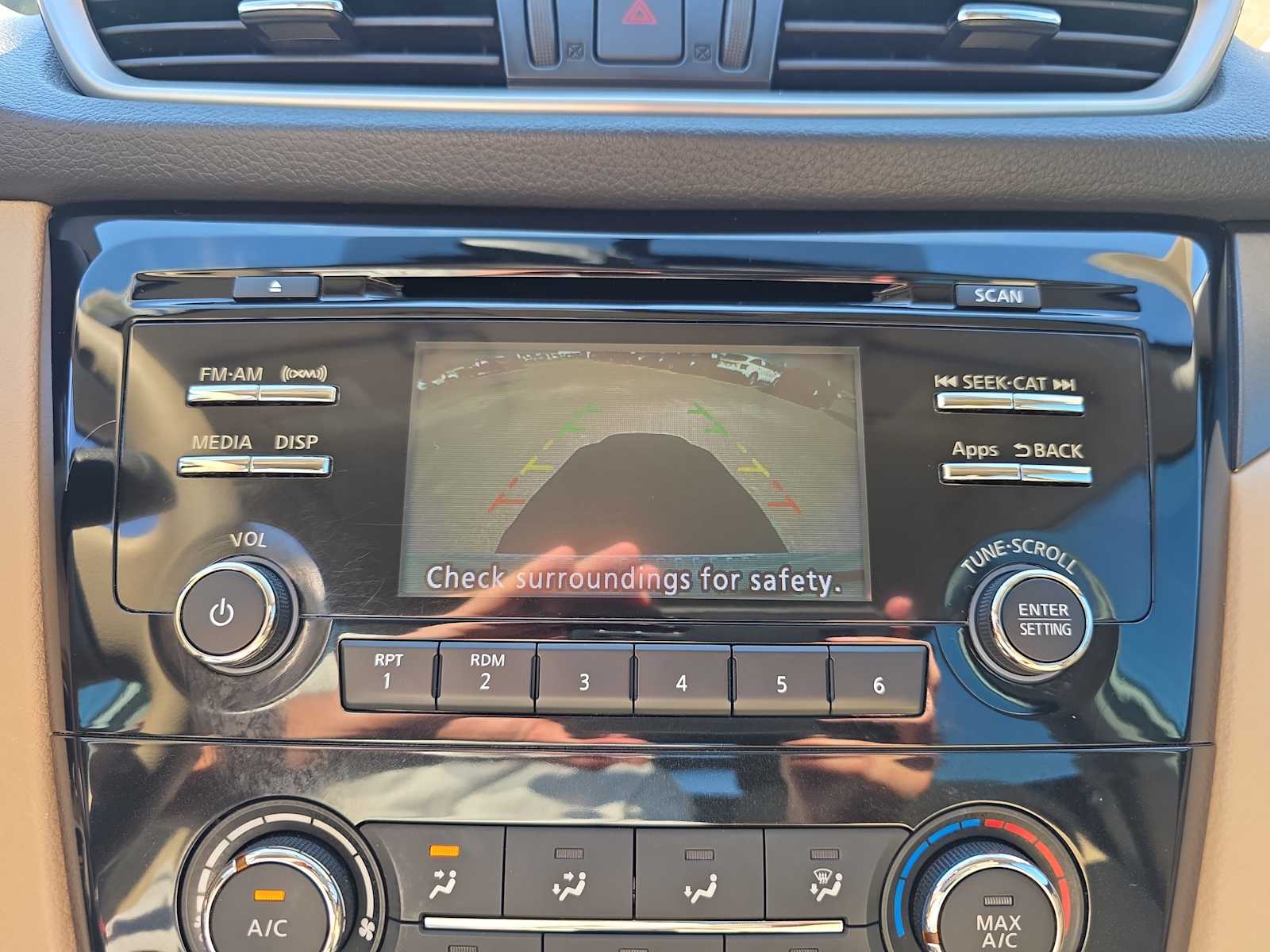 2015 Nissan Rogue S photo 13