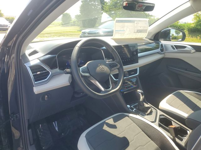 2025 Volkswagen Taos SE photo 19