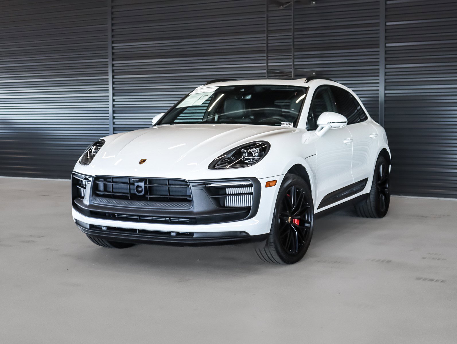 2025 Porsche Macan GTS's photo