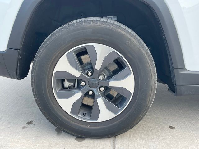 2022 Jeep Cherokee Limited 4xe photo 4