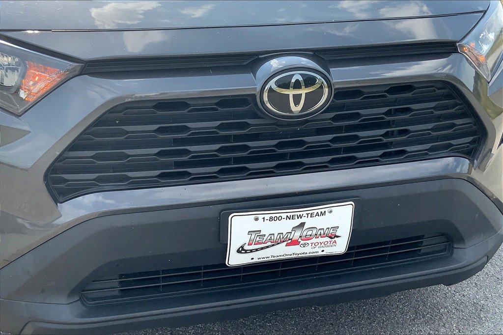 2021 Toyota RAV4 LE photo 29