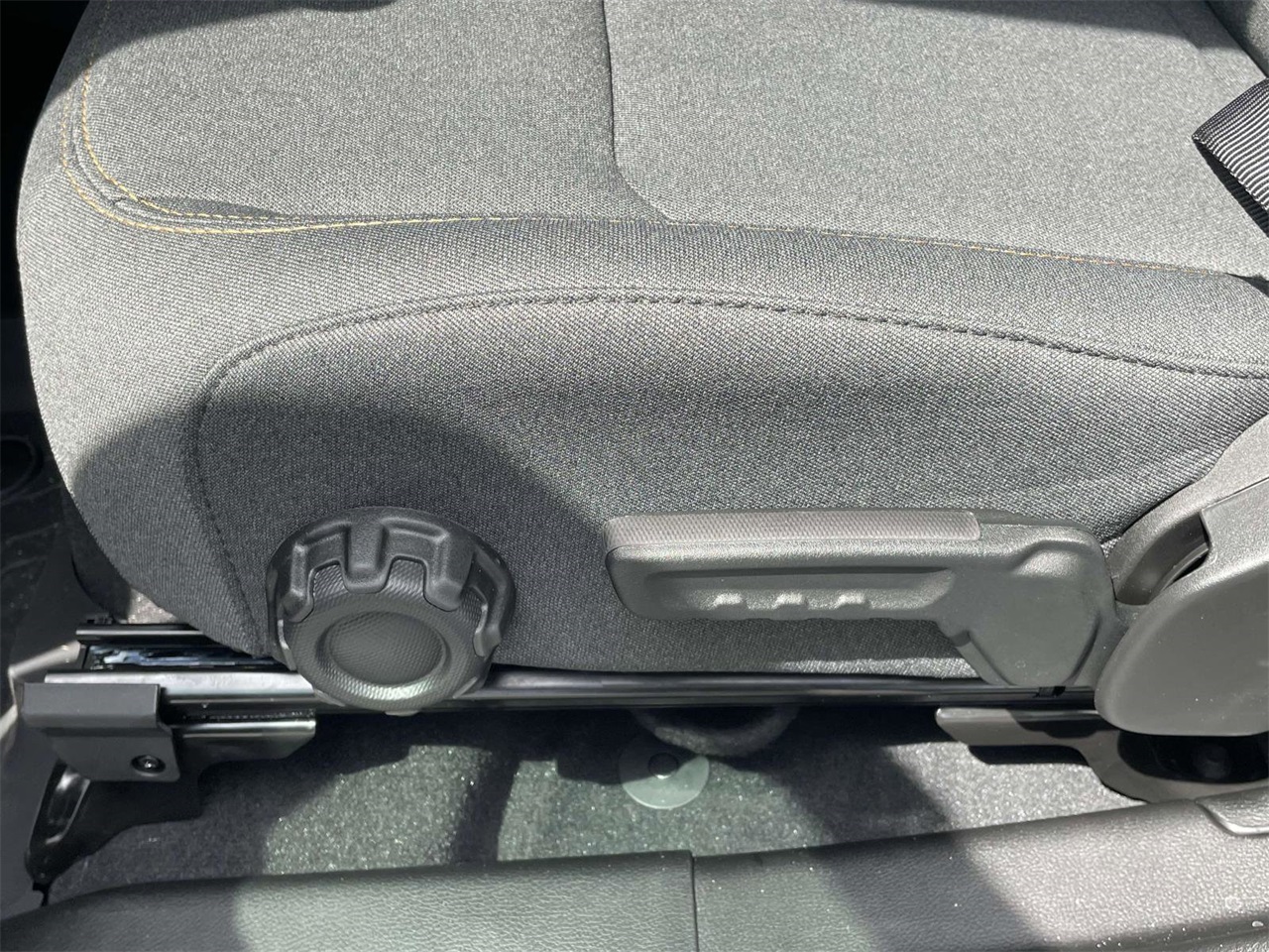 2025 Jeep Wrangler Sport photo 19