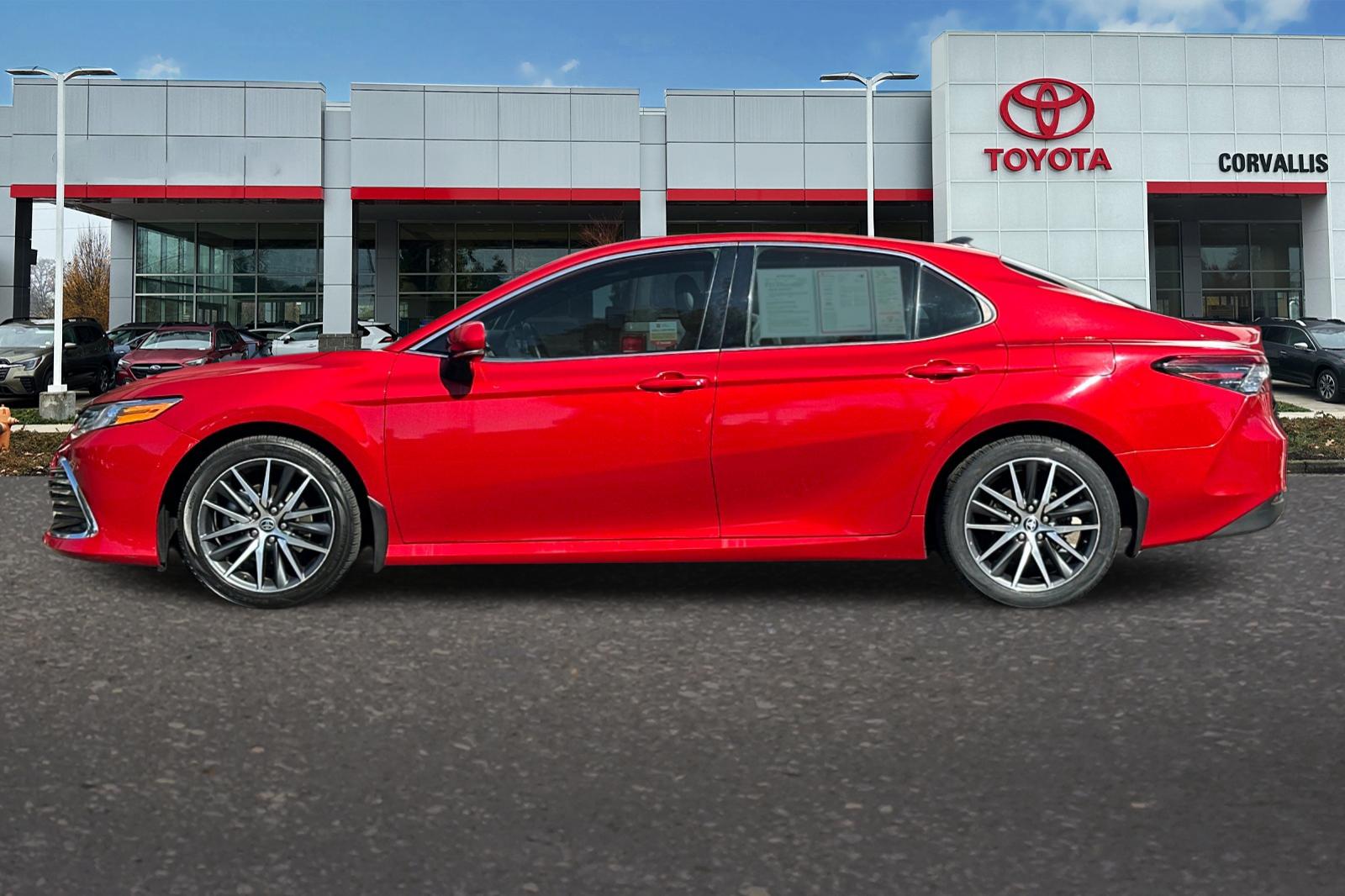 2023 Toyota Camry XLE photo 6
