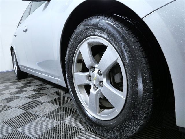 Used 2015 Chevrolet Cruze 1LT with VIN 1G1PC5SB0F7160034 for sale in Apple Valley, Minnesota