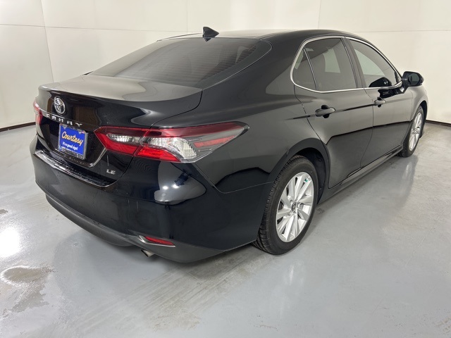 2022 Toyota Camry LE photo 7