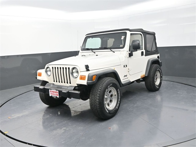 2004 Jeep Wrangler X photo 2