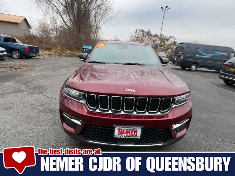 2025 Jeep Grand Cherokee Limited photo 2