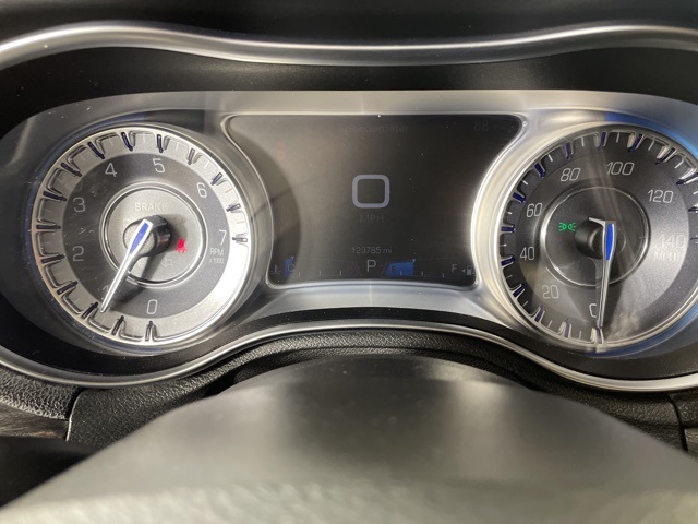 2018 Chrysler 300 Touring photo 24