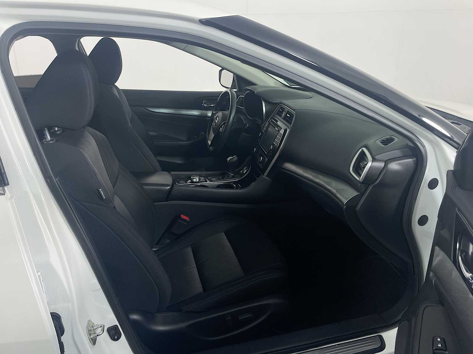 2018 Nissan Maxima S photo 22