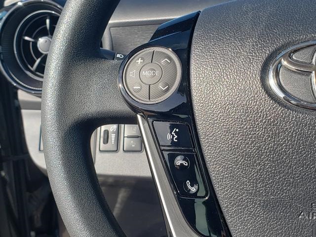 2018 Toyota Prius C Two photo 21
