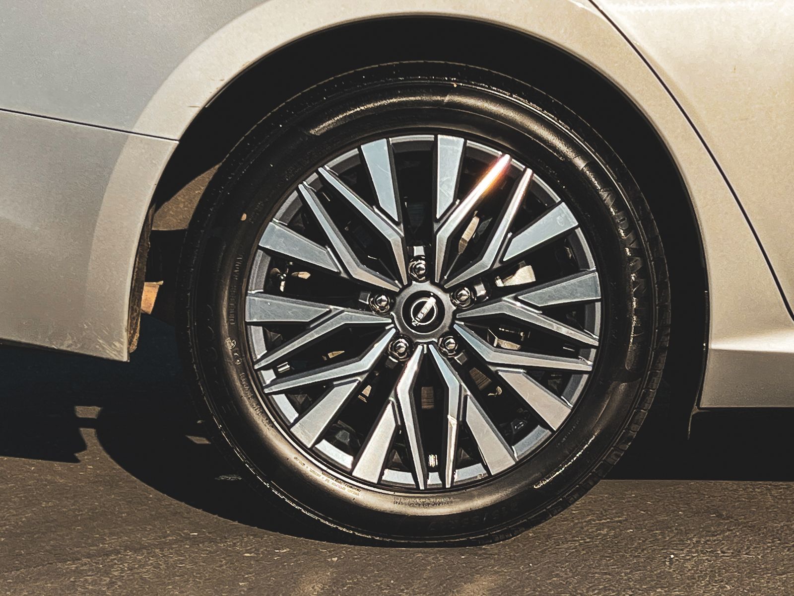 2024 Nissan Altima 2.5 SV photo 3