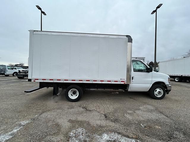 2024 Ford E-350 photo 4