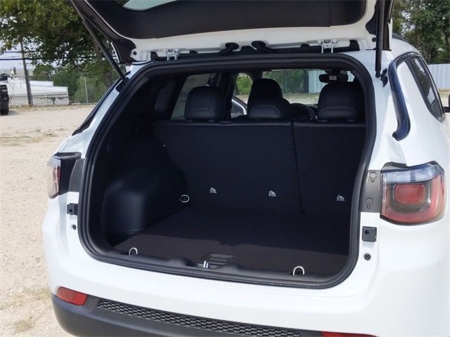 2026 Jeep Compass Latitude photo 23