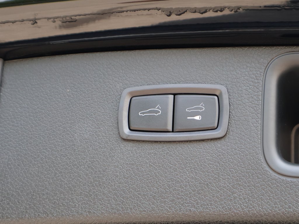 2024 Porsche Macan S photo 11