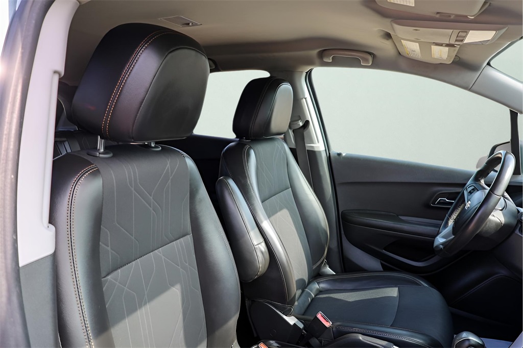 2021 Chevrolet Trax LT photo 16