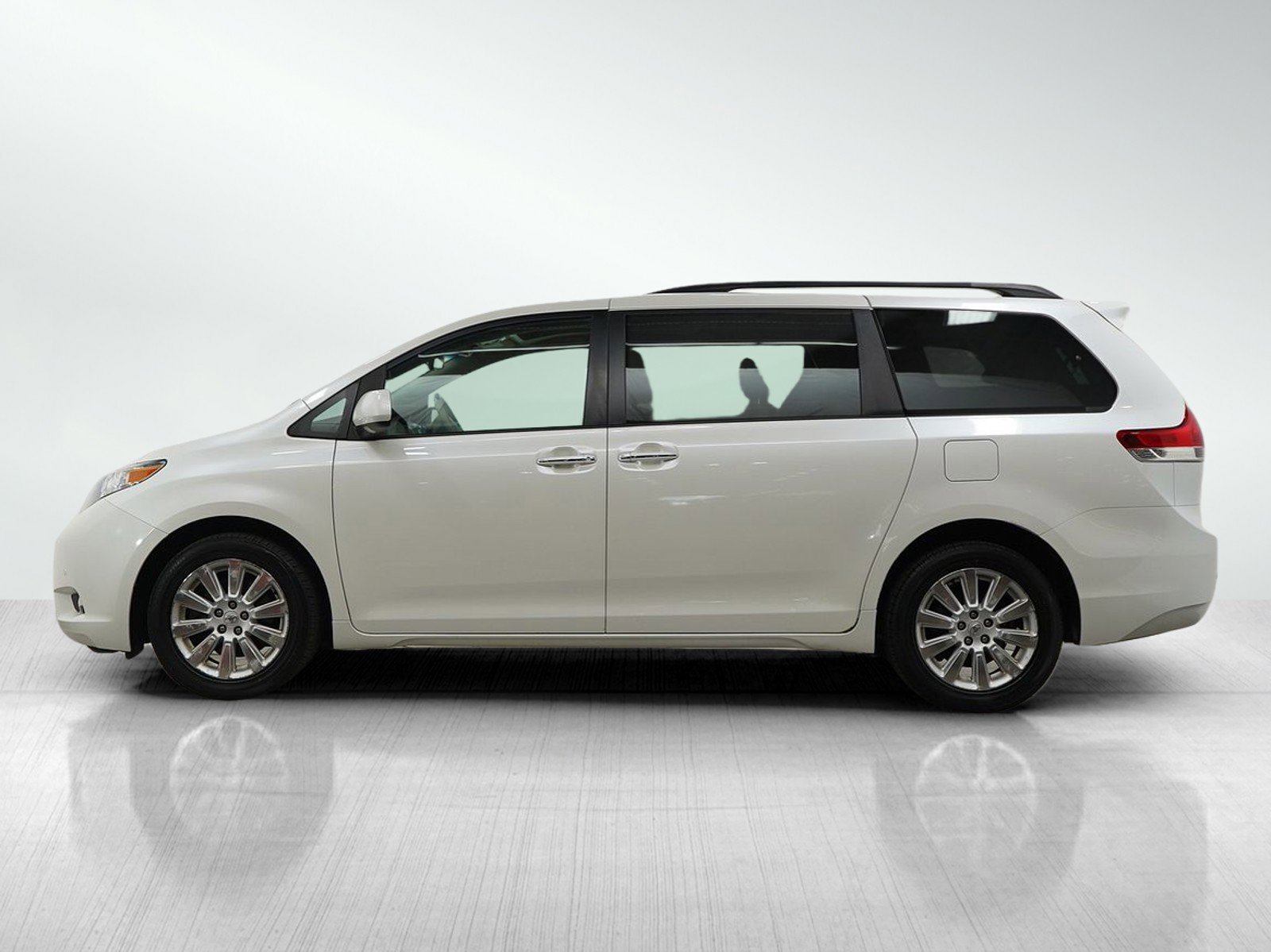 Used 2011 Toyota Sienna Limited with VIN 5TDDK3DC6BS006127 for sale in Bloomington, Minnesota