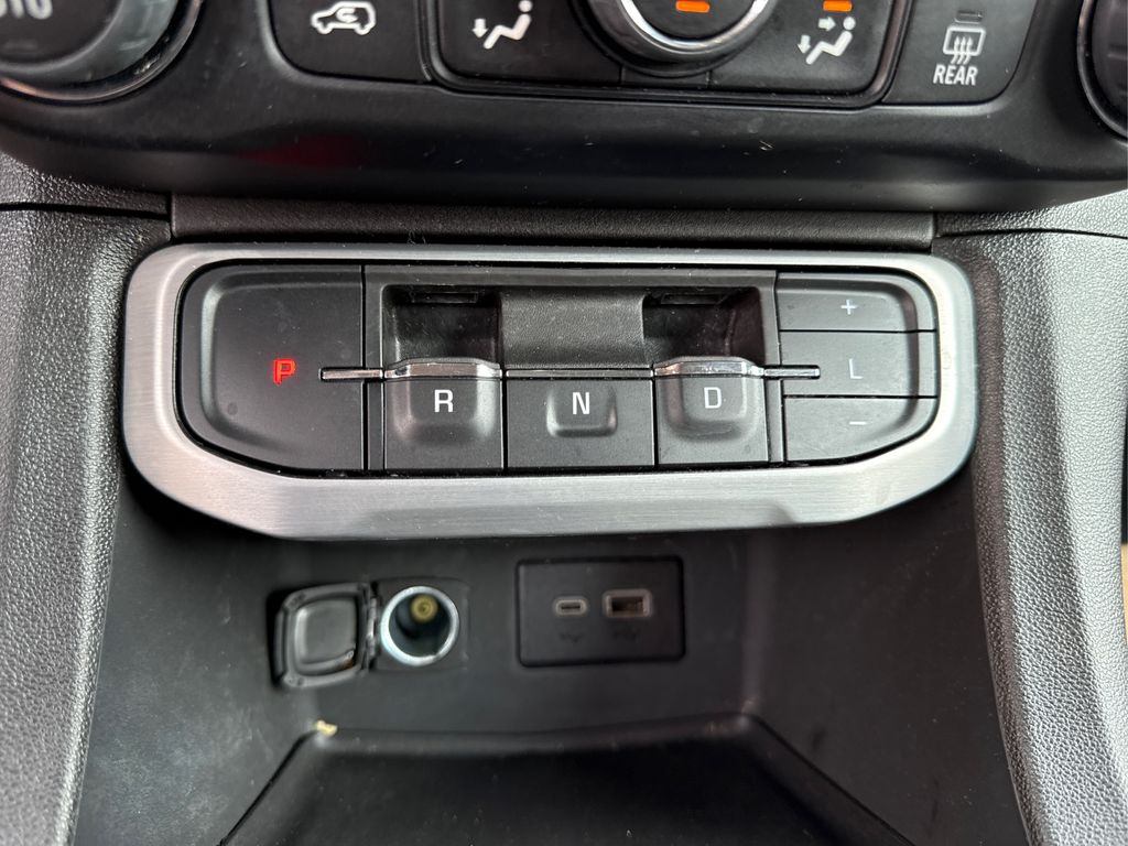 2023 Gmc Acadia SLE photo 35