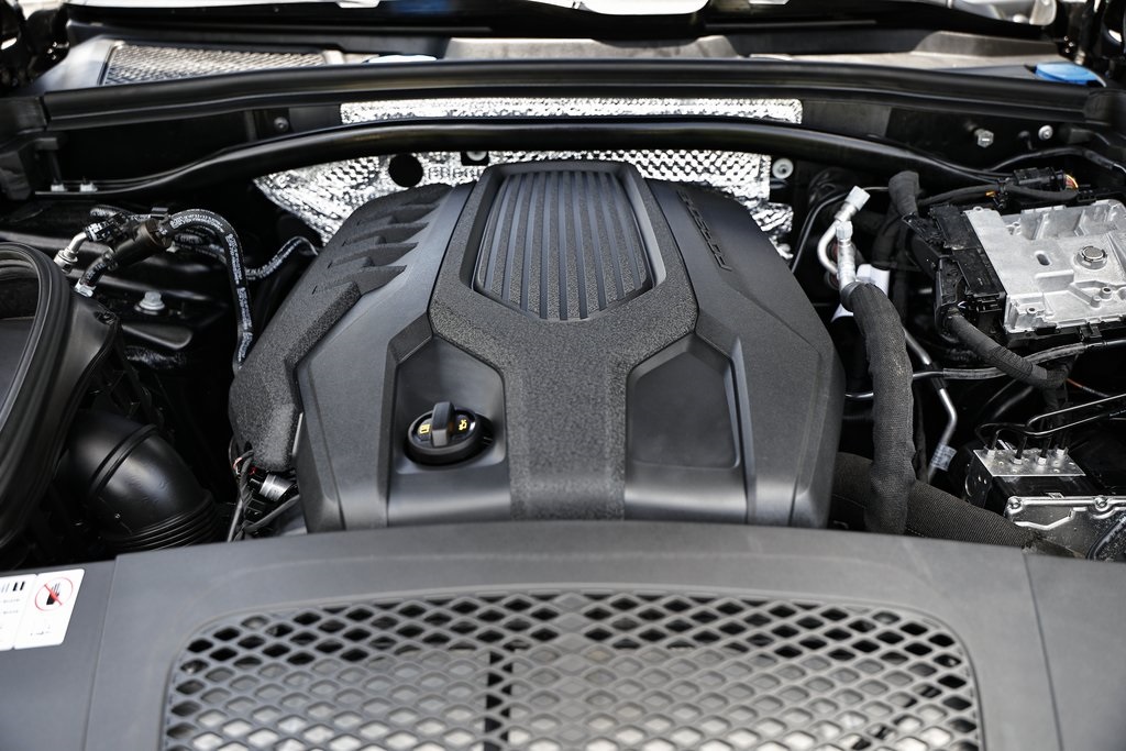 2024 Porsche Macan T photo 31