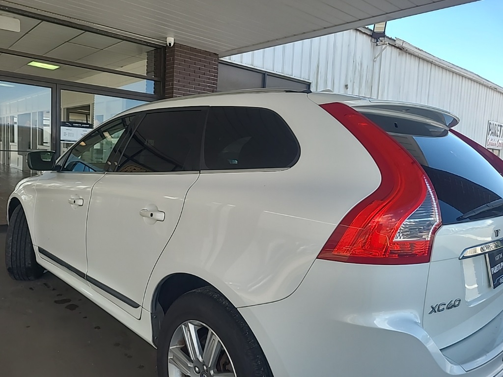 2017 Volvo XC60 T5 Inscription photo 3