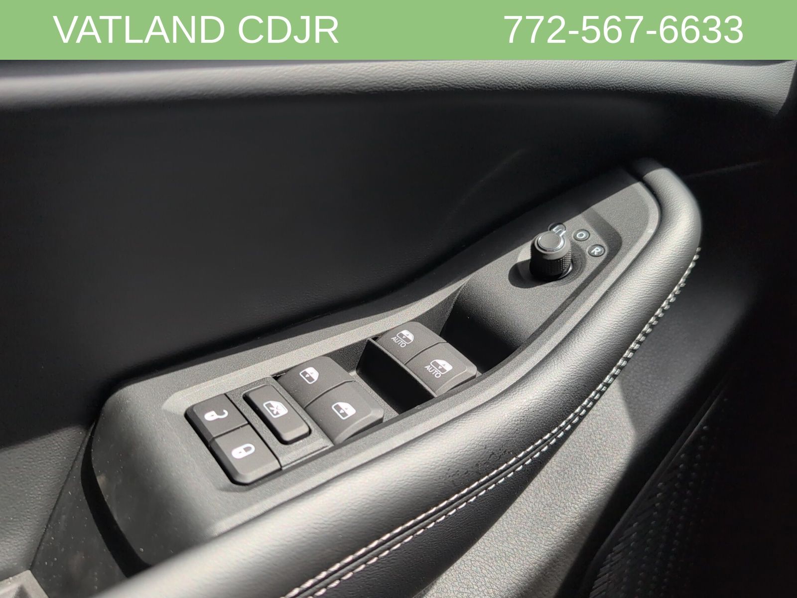 2025 Jeep Grand Cherokee Laredo Altitude photo 10