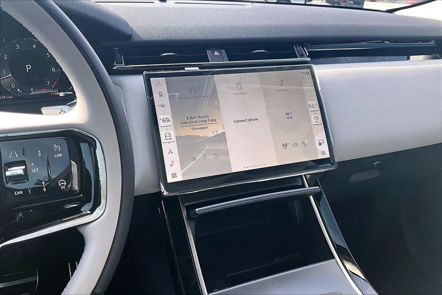 2025 Land Rover Range Rover Velar SE photo 6