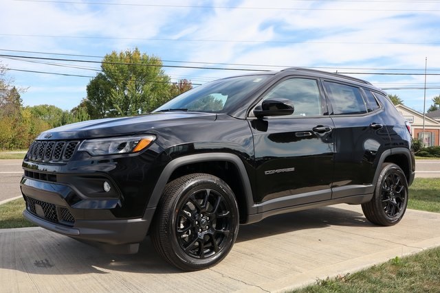 2025 Jeep Compass Altitude photo 3