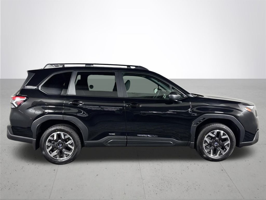 2026 Subaru Forester Premium photo 4