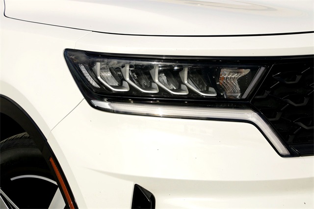 2022 Kia Sorento S photo 2