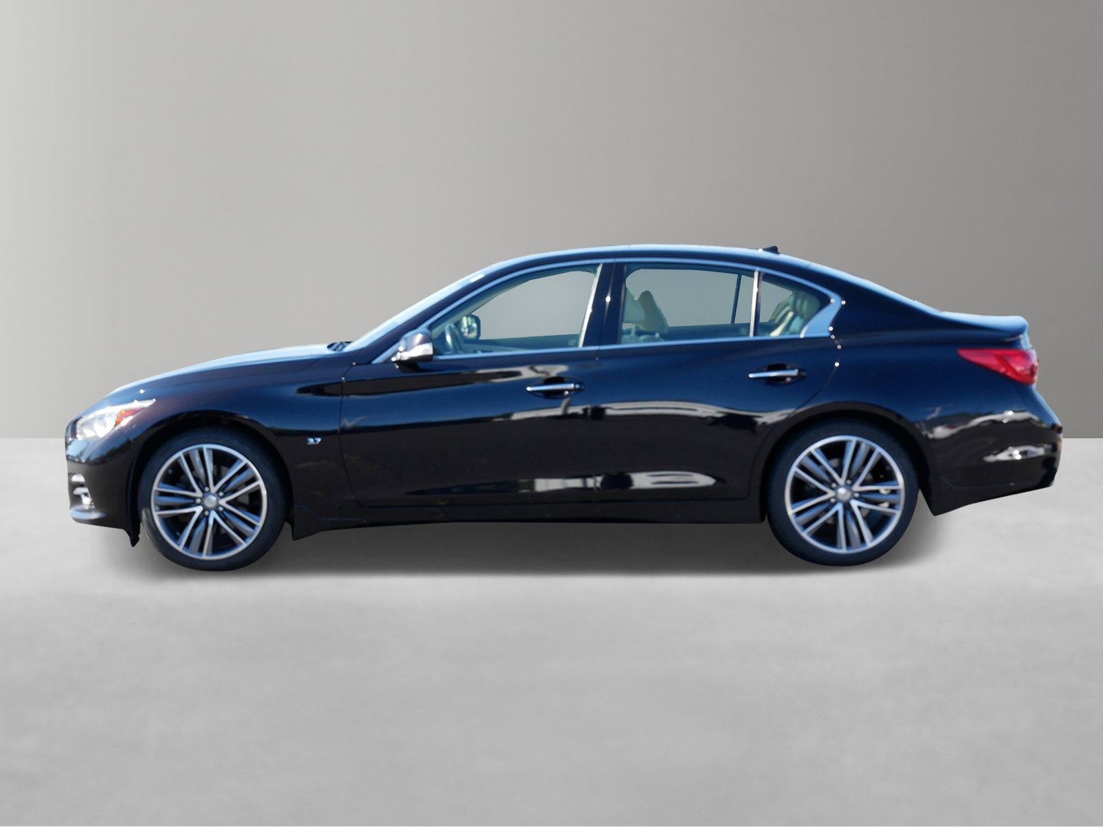 Used 2015 INFINITI Q50 Premium with VIN JN1BV7AR9FM409666 for sale in White Bear Lake, Minnesota