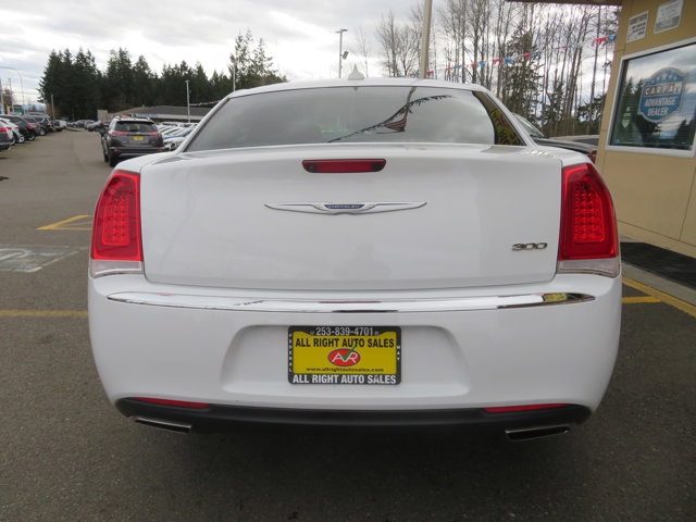 2019 Chrysler 300 Limited photo 4