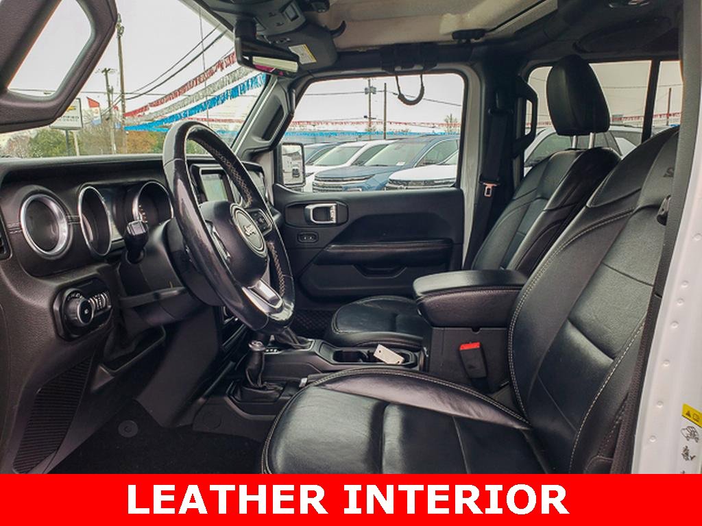 2018 Jeep Wrangler Unlimited Sahara photo 2