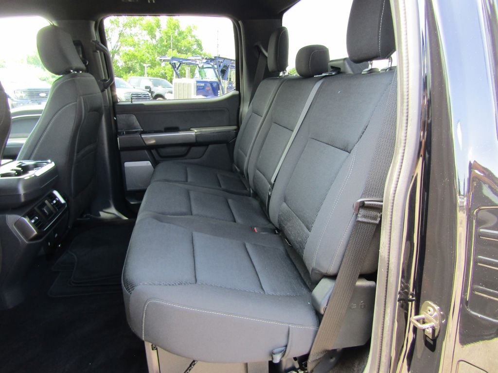 2023 Ford F-150 XLT photo 13