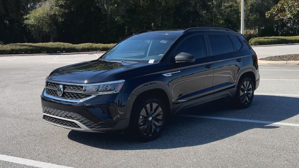 2022 Volkswagen Taos S photo 3
