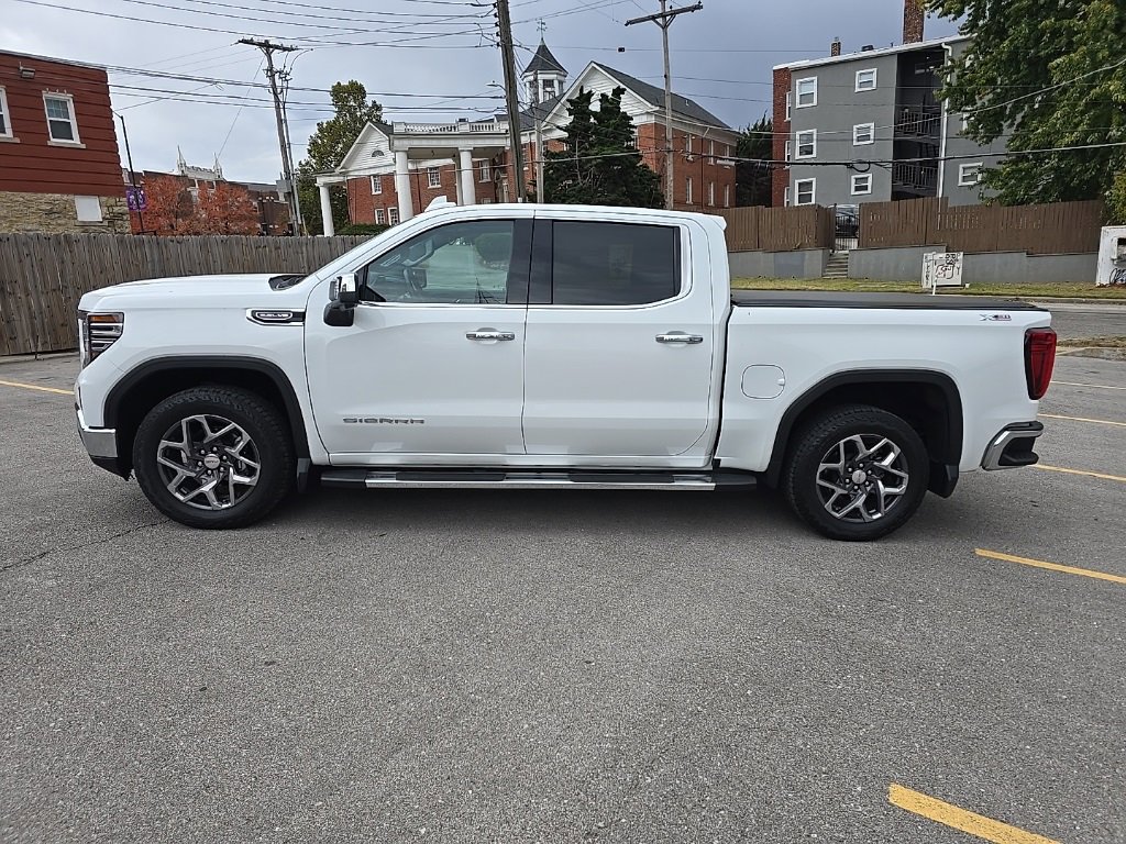 Used 2023 GMC Sierra 1500 SLT with VIN 3GTUUDED2PG212624 for sale in Kansas City