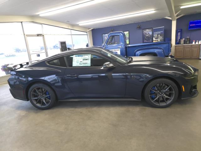 2025 Ford Mustang Dark Horse Premium photo 2