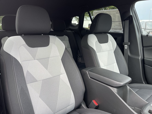 2025 Chevrolet Trax photo 5