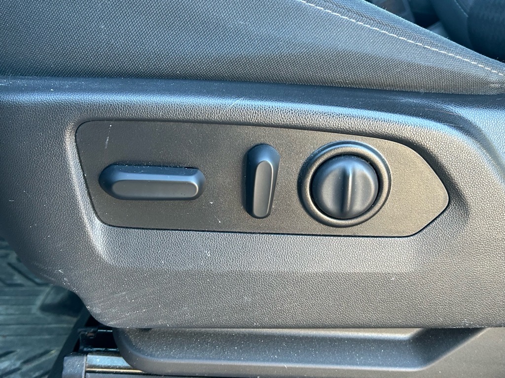 2021 Chevrolet Silverado 1500 RST photo 13